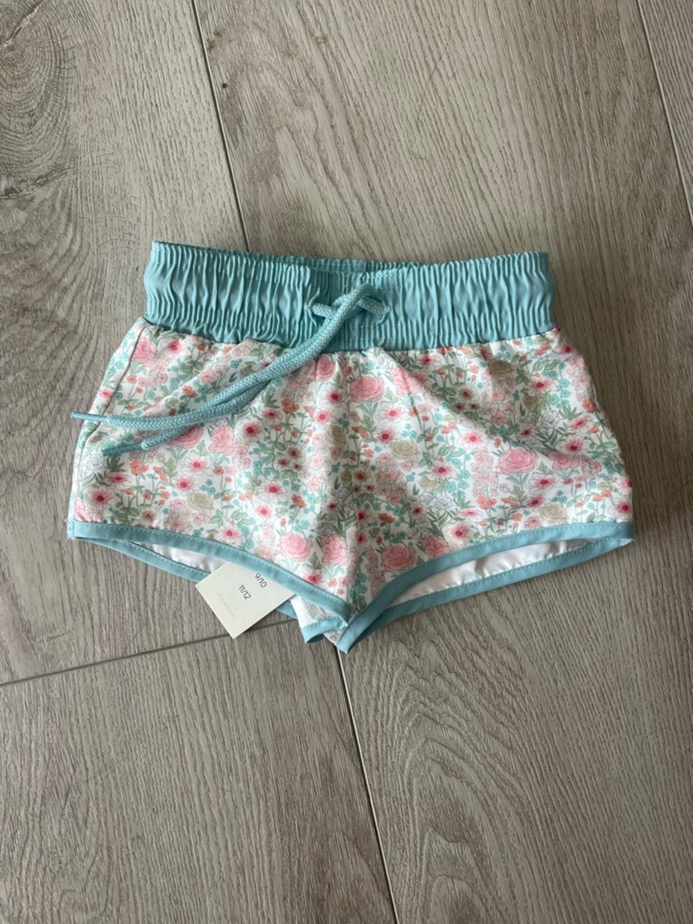 Minnow boys emerald floral boardie / swim trunks, size 1T NWT